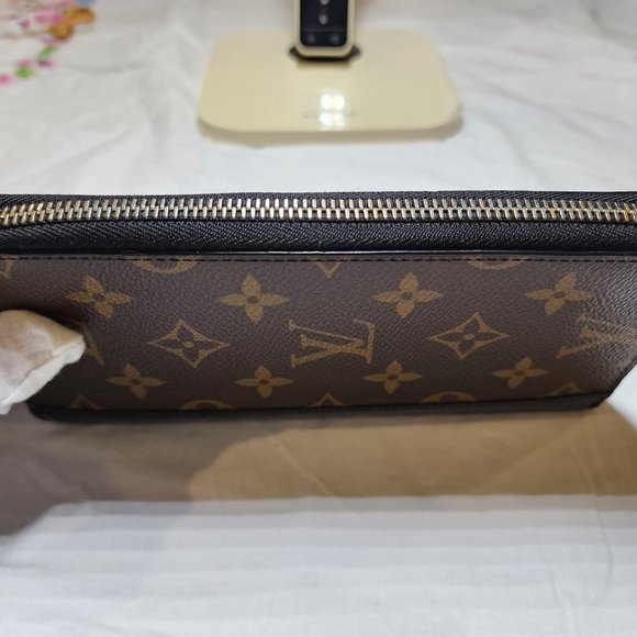 SOLD—AUTHENTIC LOUIS VUITTON Monogram Macassar Vertical Zippy Wallet - Picture 3 of 10